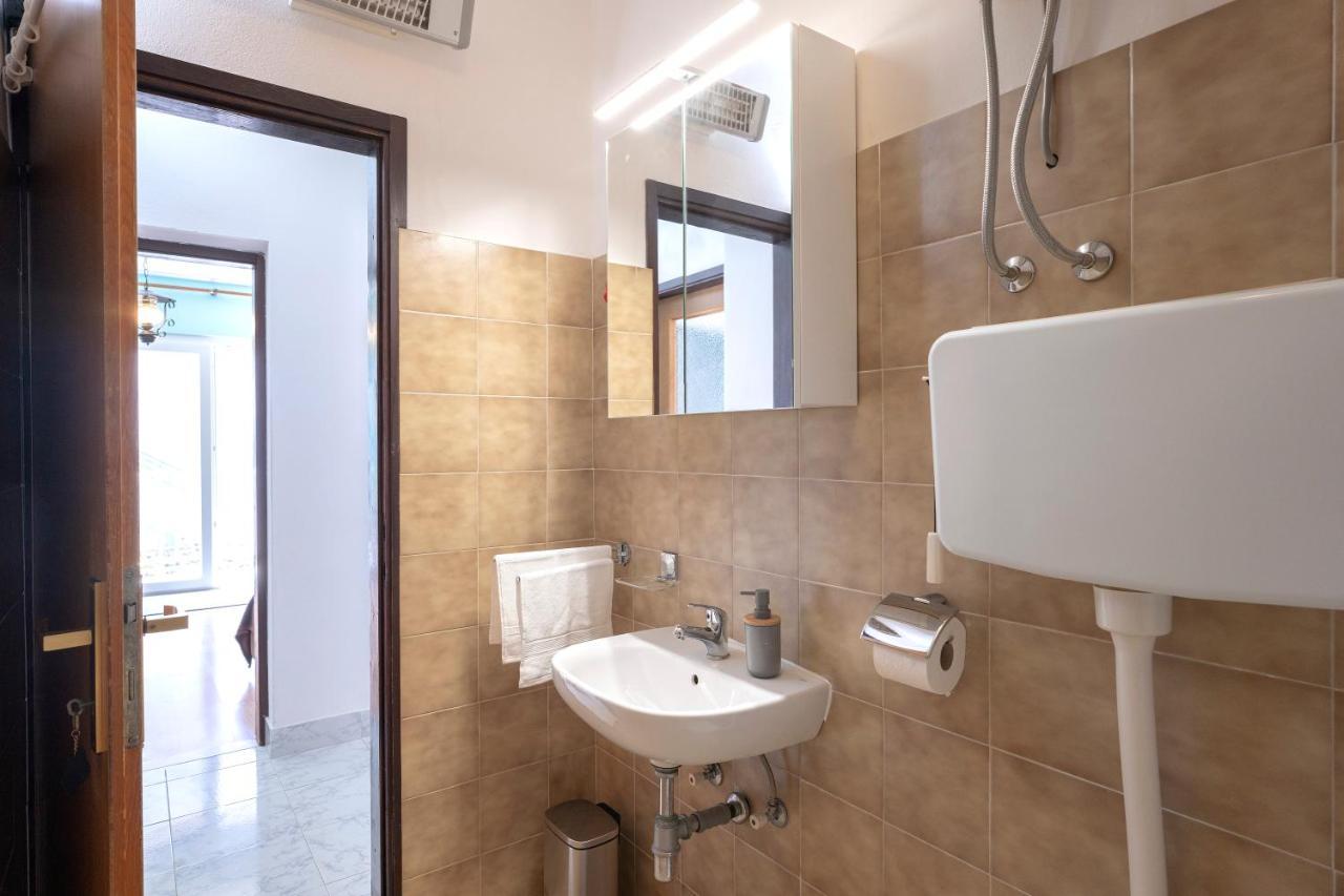 Apartments Bodlovic - Zf Hvar フヴァル エクステリア 写真